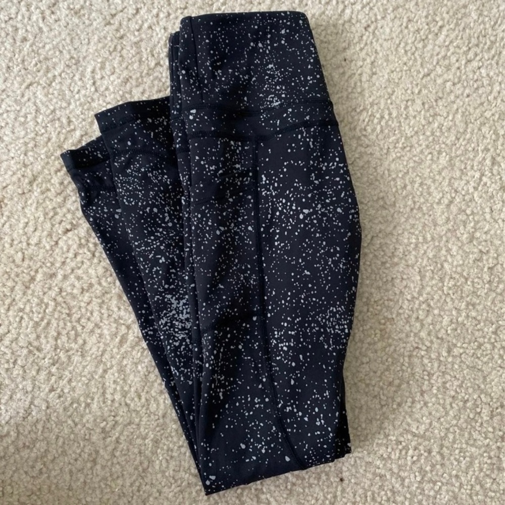 Zyia Black Reflective Pocket hi-rise Light n Tights